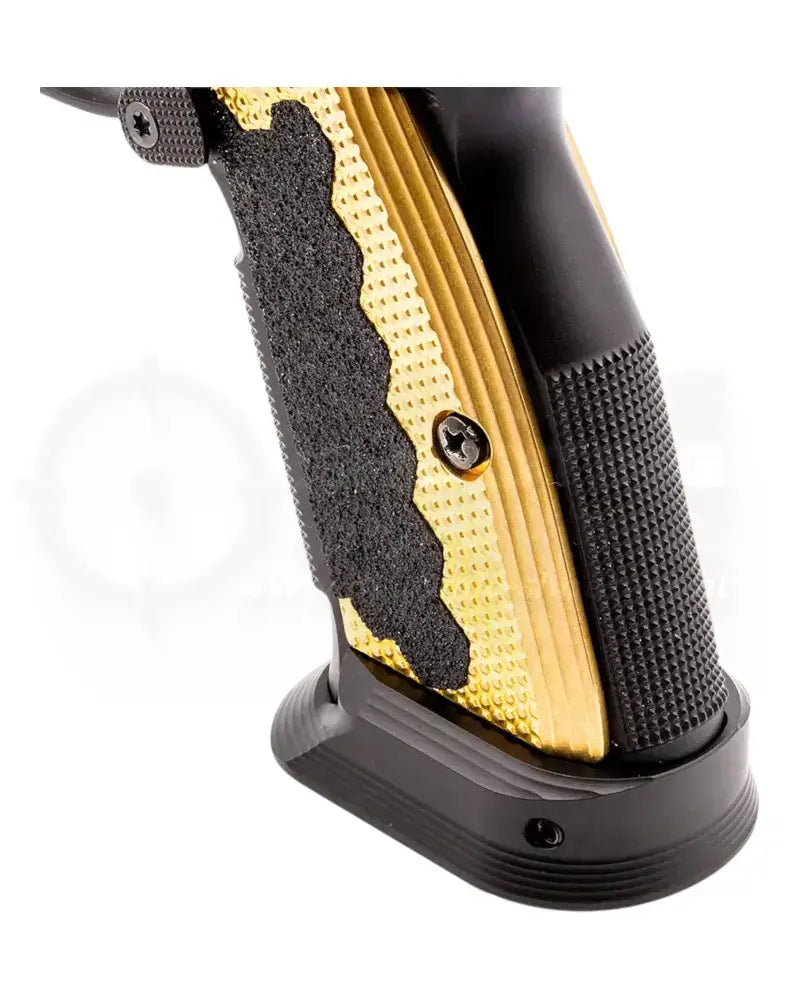 Aluminium Magazintrichter für die CZ Shadow 2 von Eemann Tech in Schwarz montiert auf einer Shadow 2 mit Messing Griffschalen