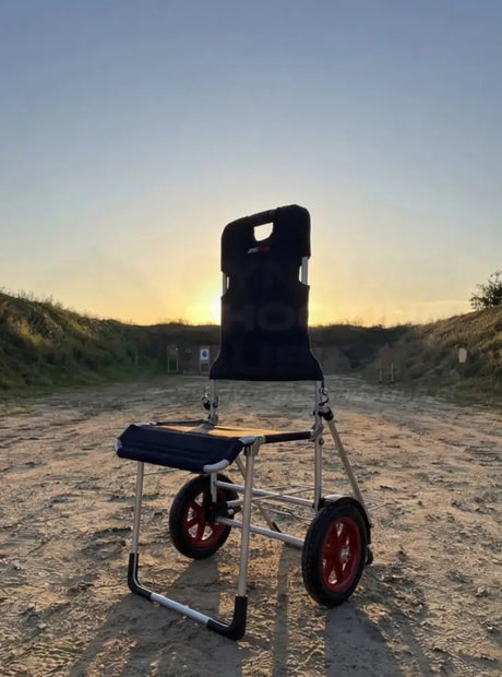 DAA Range Cart Stage Runner ohne Tasche auf Schießstand bei Sonnenuntergang frontal aufgenommen