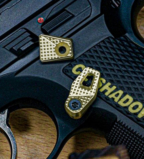Oversized GridLOK Magazin Release Button von LOK Grips USA auf einer CZ Shadow 2