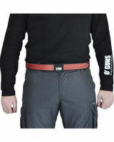 Highend IPSC Gürtel vom italienischen Hersteller OGUNS Equipment - der Competition PRO Carbon Belt in der Farbe Red Carbon an einem IPSC Schützen angelegt 
