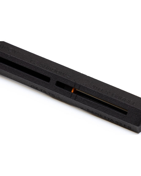 Armanov Recoil Spring Tester 2.0 Detailansicht – Gehäuse mit oranger Markierung und Modellprägungen CZ Shadow 2, 2011, Beretta 92 FS