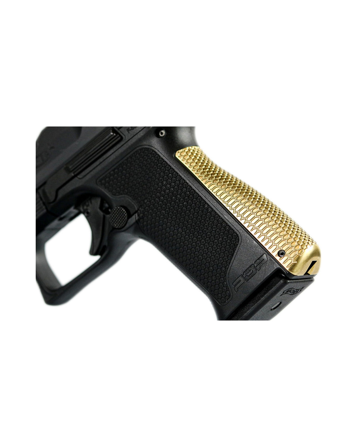 LOK Grips Messing Backstrap in Raw Brass an einer Walther PDP F-Series montiert, Detailansicht der Wabenstruktur